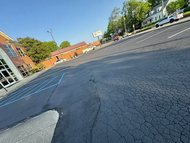 Asphalt Crack Filling — Driveway Pros