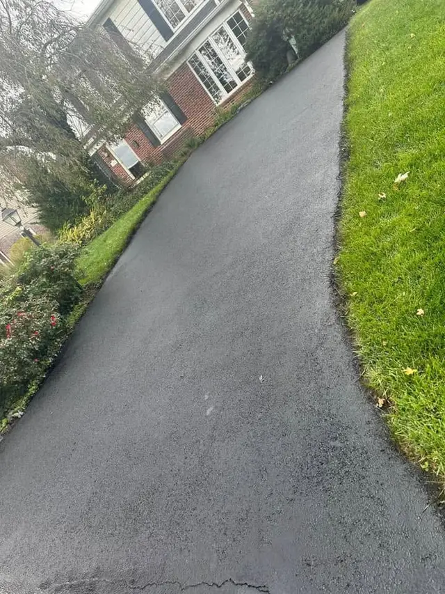 Asphalt Sealcoating — Driveway Pros